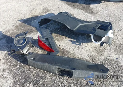 2018 Honda Odyssey Elite из США, поврежденный, VIN 5FNRL6H92JB000413